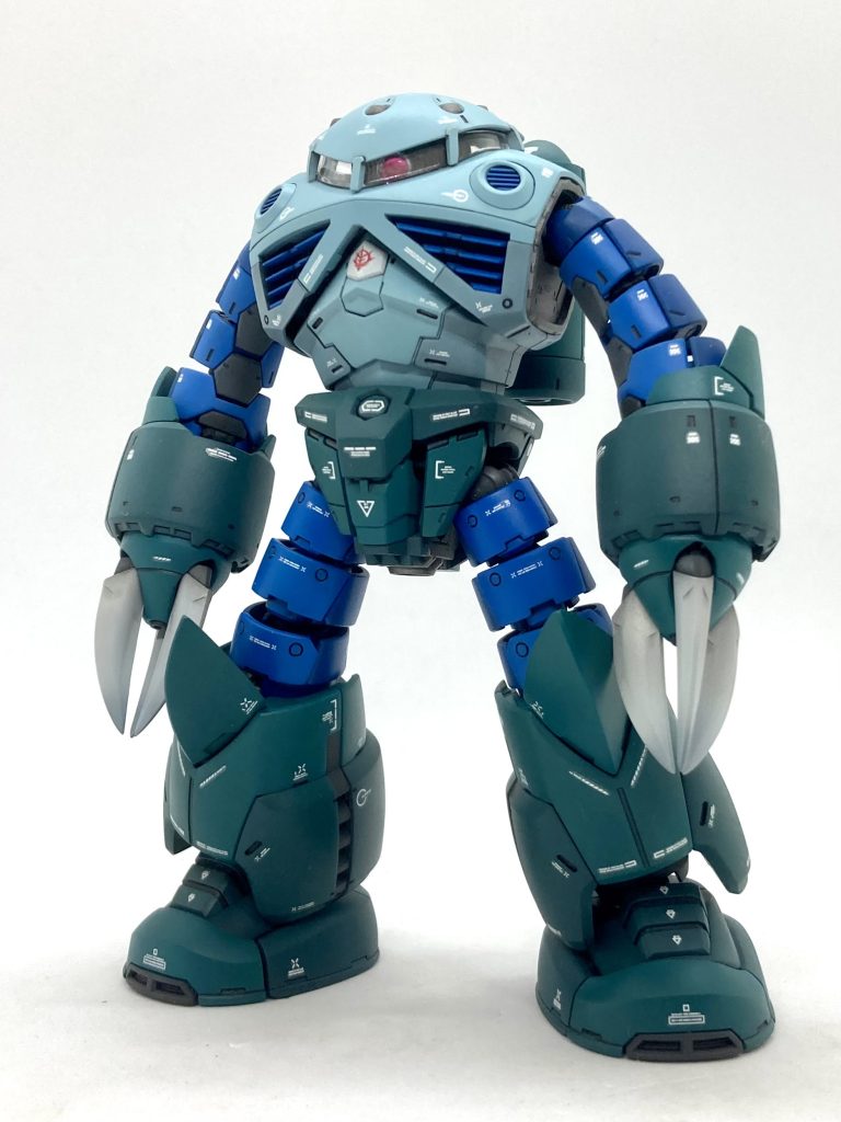 RGは全塗装し、手持ちのデカールを貼りました。