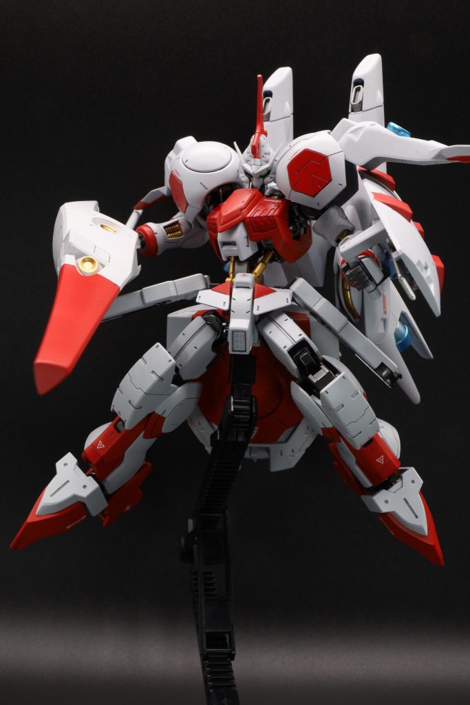 デストロイヤー・ランス構えポーズ。チラ見えするクリアブルー塗装のバーニアが気に入ってます。