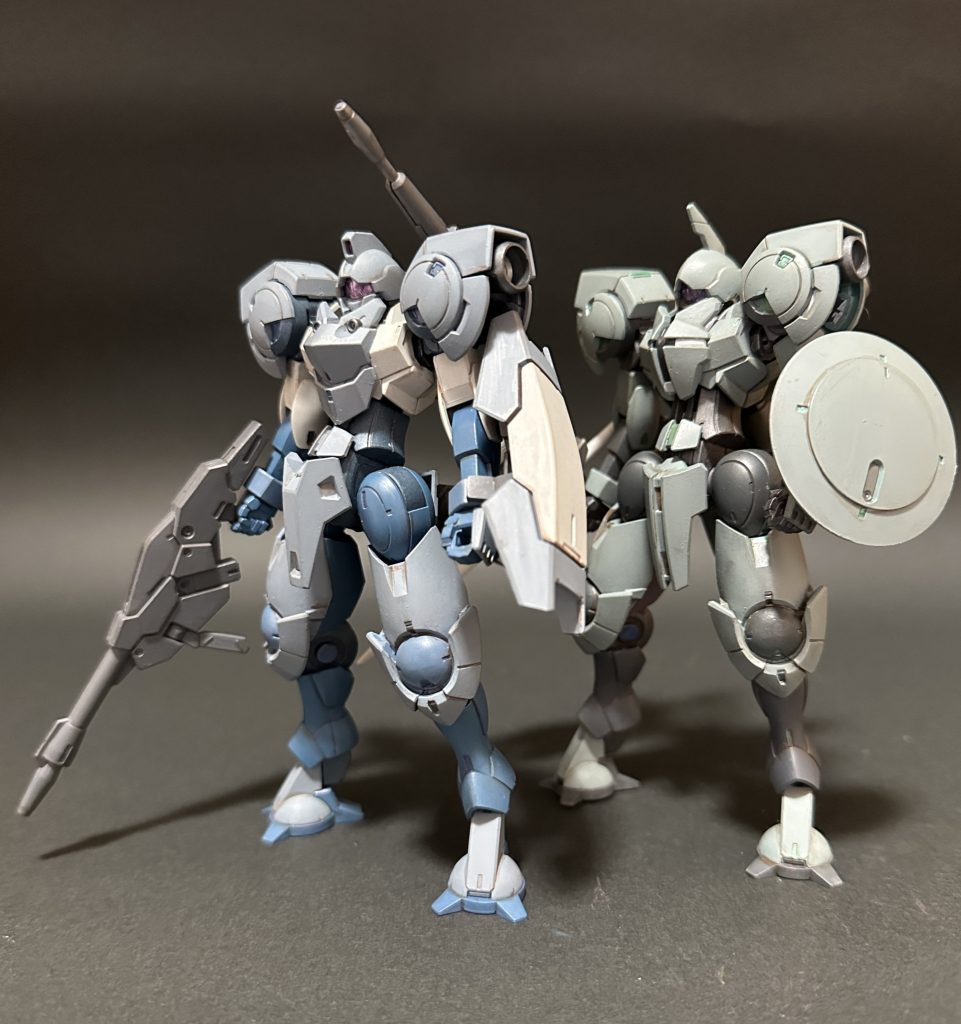 先月つくったハインドリーと。盾が変わるだけで印象が違うものですね。筆塗り・全塗装ガンプラ　２０２３　その４１