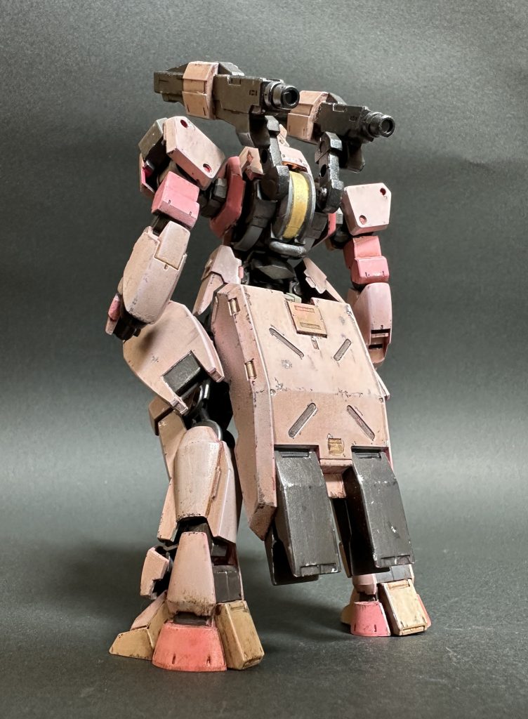 既存モールドの近くに金属色と暗い色を置くとトリックアート的に立体感が出る気がするので、最近ぼちぼち試しています。