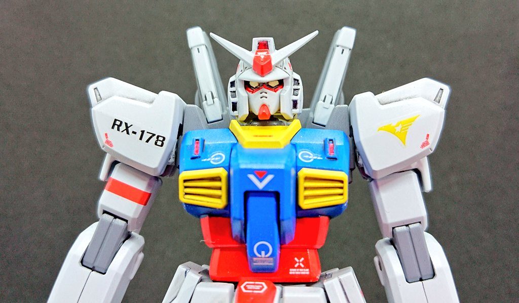 ・バストアップ我ながらいい感じ❗過去に同じくトリコロールで半端に塗装して作ったMkーⅡ(リヴァイブ版)のリベンジ達成ですぜ、奥さん。