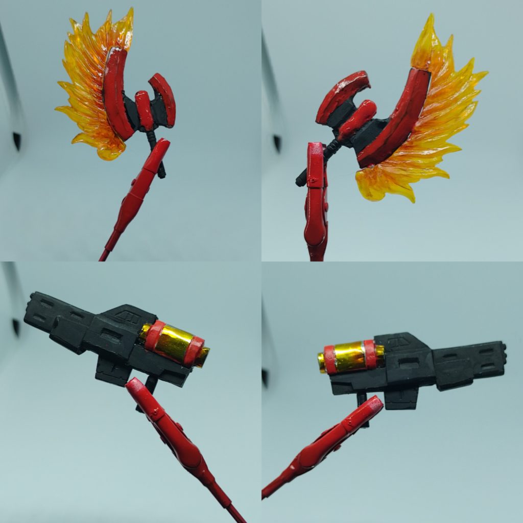 (上) ビーム・トマホーク(下)ビームショットライフルこれらの武器はSDEXサザビーにも収録されているので(SDEXのトマホークはビームサーベルモード)、コマンダーサザビーバージョンに改造するだけです。武器にはイラストがないので、XXの写真を参考にさせていただきました。両武器とも使用部品を切り出してプラ板で再構築、ビーム・トマホークの発射はUVレジン製。