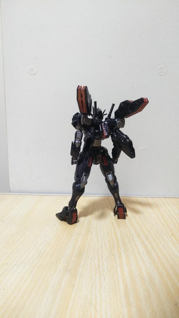 バックショットスラスターも 色を変えてみました。フィンは、大型化も考えたのですけど 止めて無くしました。