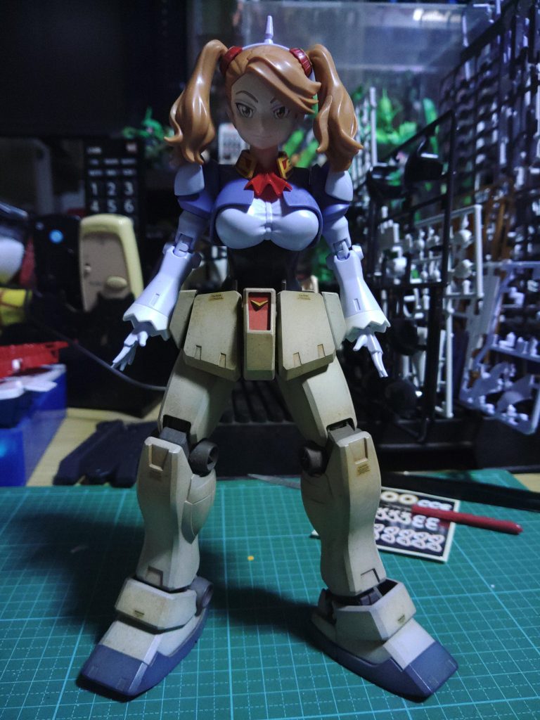 上半身が出来たから(仮)の身体は下半身だけね。