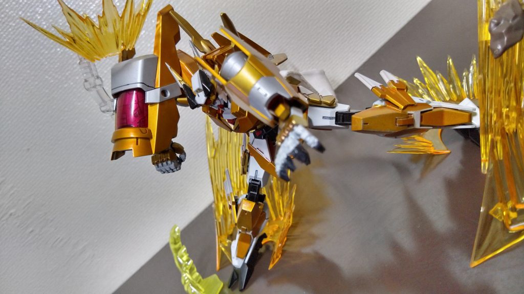 奇跡が宿った機械仕掛けの右腕を大きく振りかぶって最短で最速で一直線に加速!