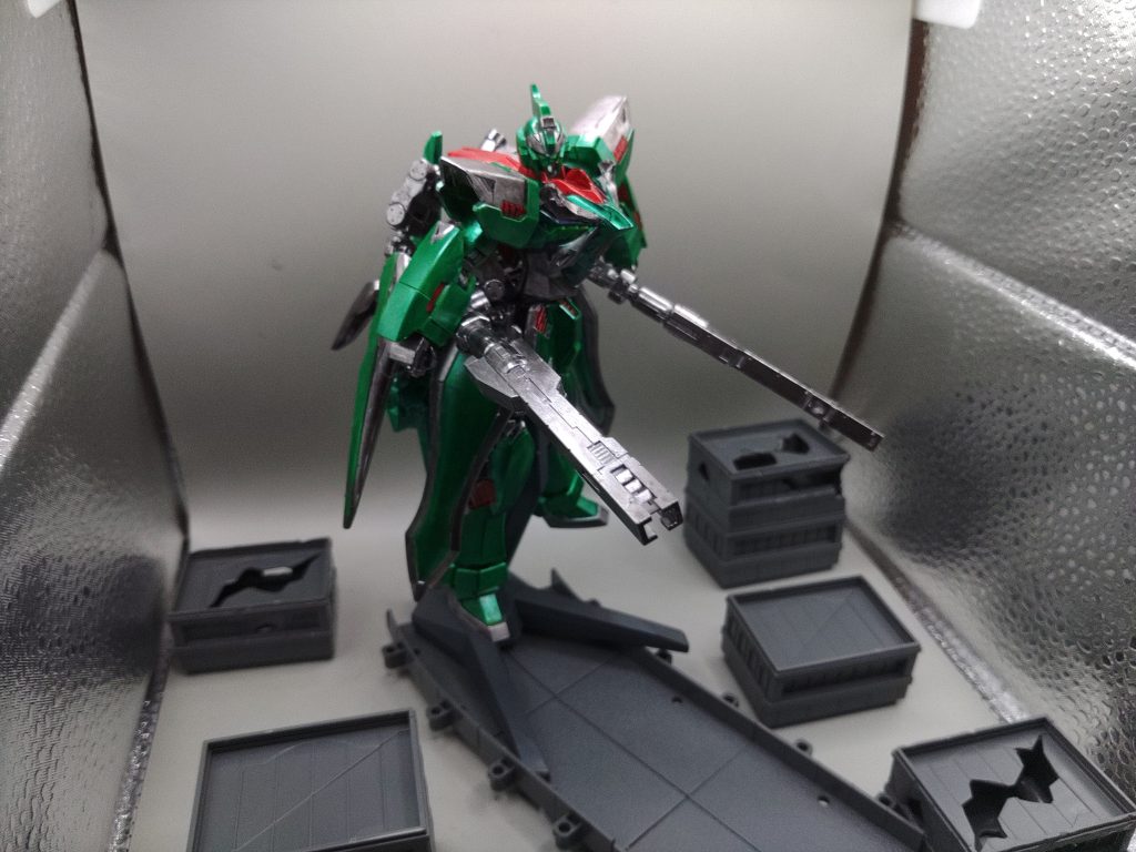 射撃アクションバックアップにロングバレル装備型ヴェスバーを装備。手持ち射撃武装としてバタフライバスターBのみのため、可変機能及びファントムライトを阻害しないようにバックアップにロングバレルの武装を装備しました。バレルは外す事も可能です。