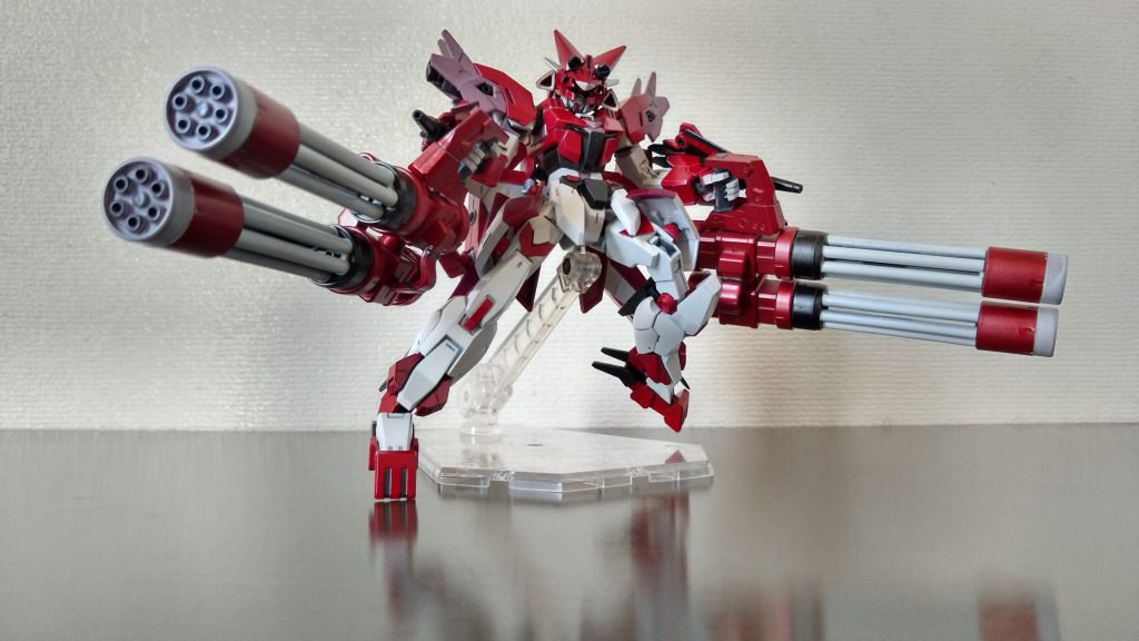 「BILLION MAIDEN」挨拶無用のガトリング。これもクリス先輩がよく使う技の一つ。残弾カラにヒャッハーしたらグーでボコってくるので近づいても危険だぞ!