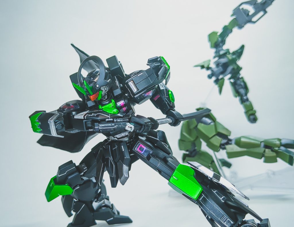 ガンダムブジンソード–3枚目/制作者：おぼれる魚くん