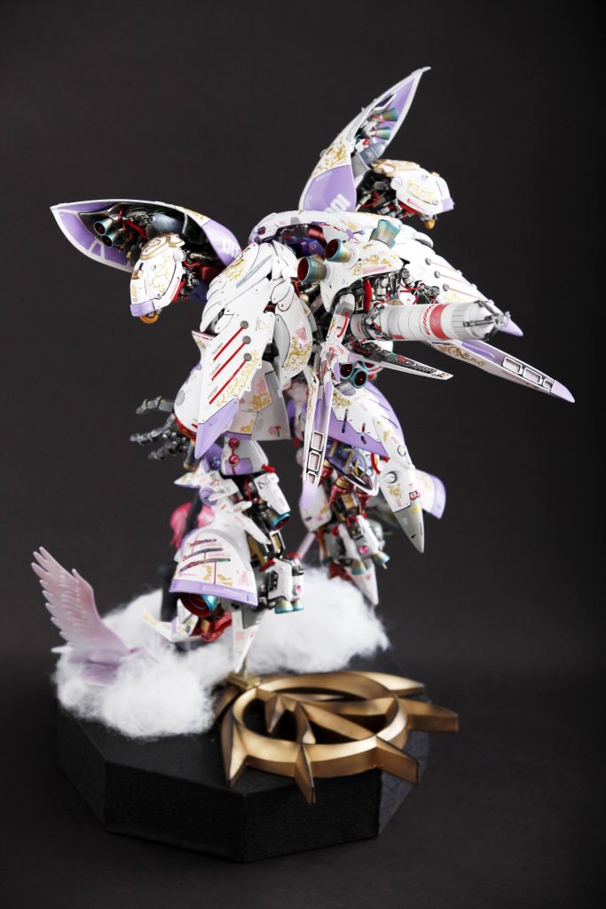 背後からみると、『蝶から白鳥へ』の意味が分かって頂けるかと思います。