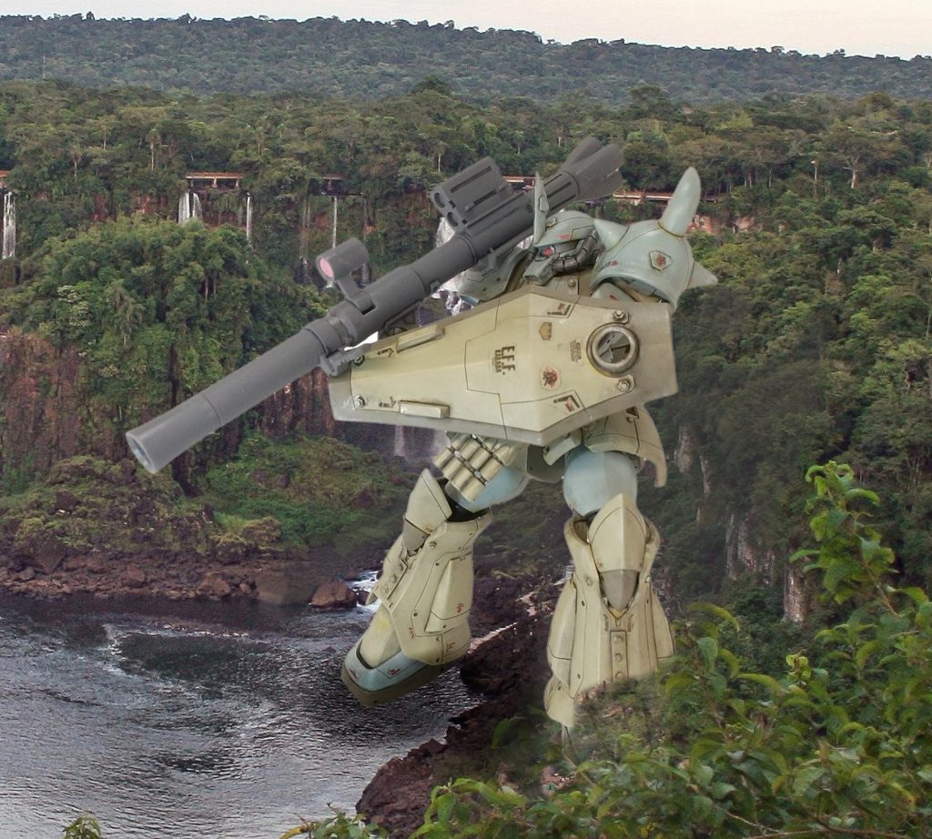 陽動作戦なので、派手に暴れまわっていると、緑圓：妙だな。ジャブローの抵抗はこんなものではない。何があるのだ?