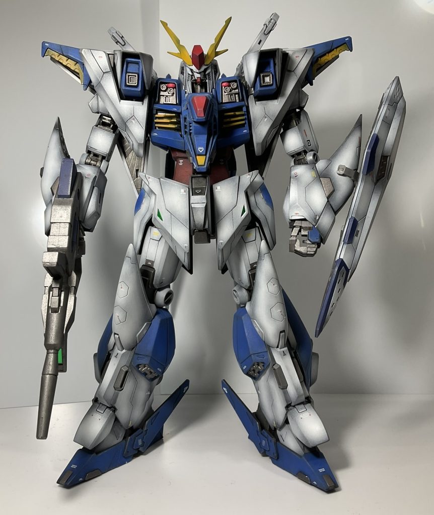 主な改修ポイント・脚部延長₍太もも2mm、スネ2mm₎、足首アーマー追加・下腹部2mm延長・下腕部スリム化、上腕部延長₍変更₎・胸部形状変更₍胸部フィン追加、中央の出っ張りを短縮₎・肩アーマー変更₍前後逆にしただけ₎個人的には肩アーマーの前後逆が、お手軽な割にシルエットかなり変わってコスパ良く感じました。