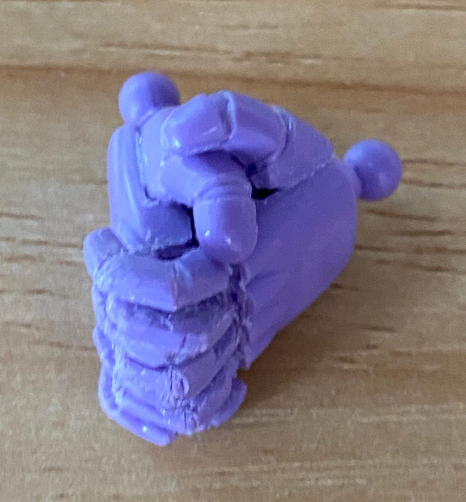 オルテガハンマー(ガイア機だけど)の制作途中の写真です。グーの手の指を切り貼りして作ってます。なので、今のグーの手は、指を切り離す前に型を取って作ったパテ製です。最後までご覧いただいてありがとうございました。ガンプラ禁止の刑を受けている間、また、その後も多くの応援コメントをいただきました。ありがとうございました。仕事、家族サービス、ガンプラ、はバランスを取らないといけないですね。ブツブツ言いながらもここまで時間を使わせてくれた妻に感謝です。ありがとう!