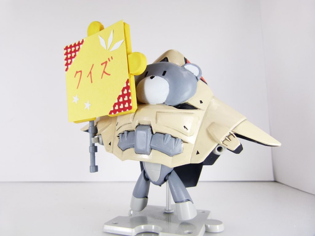 はいクイズ!パズルピース型スタンドに両面テープで貼っただけ。無印「ビルドダイバーズ」も初期はかなり平和感あったね。後半はサラちゃんがELダイバーがとかで何話もかかって(と言うか後半ほぼこれ)やきもきしてた記憶。