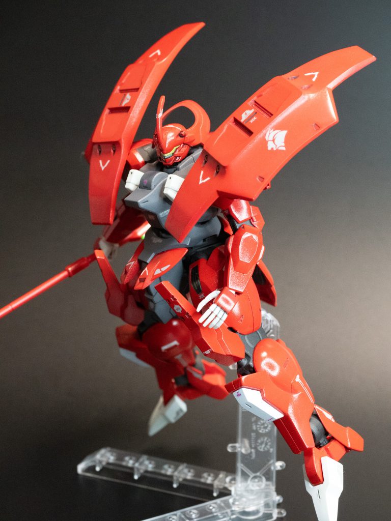 ダリルバルデのみツヤあり塗装です。本当は研ぎ出しまでしたかったんだけど、各パーツの形状が複雑なこともあって断念しました…。基本色とトップコートをもう少し上手に塗るだけでも綺麗なツヤありになりそうなのですが。