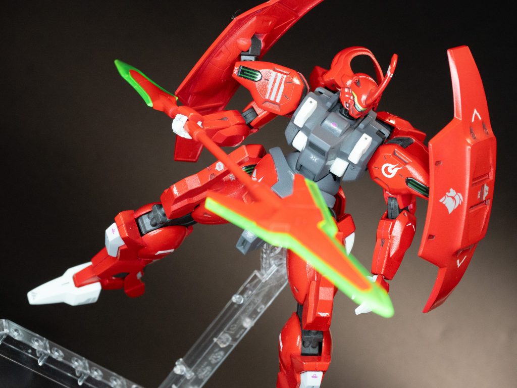 全てのMSのカメラアイ部分はマスキング〜エアブラシ塗装で塗り分けてます。うまくいったりいかなかったり。