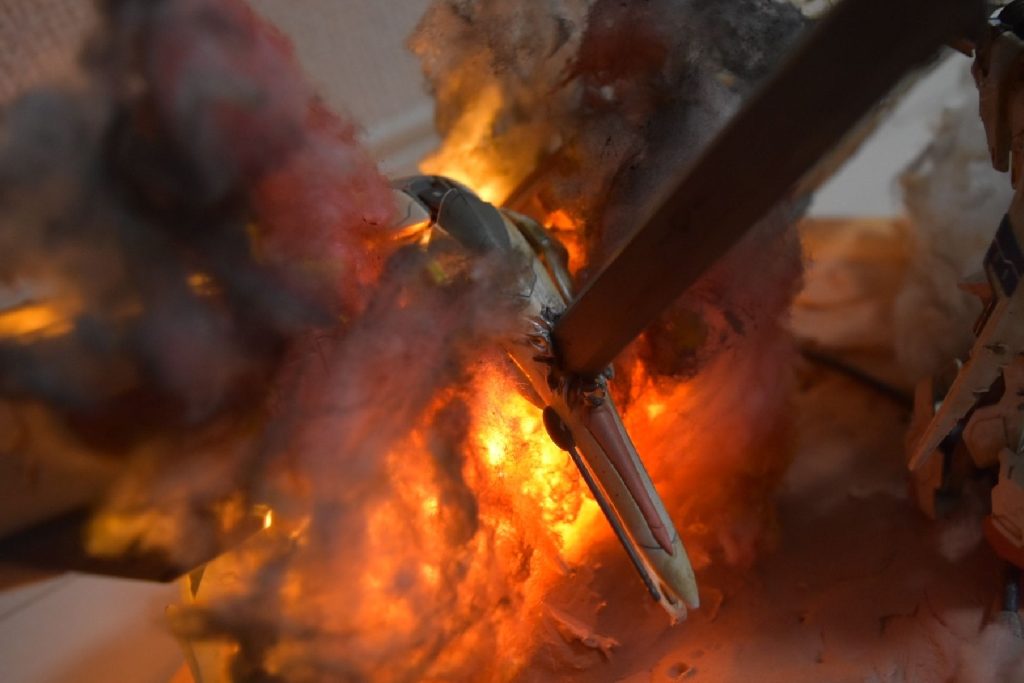 本当は武器のためにヘルムヴィーゲ・リンカー買おうかと思ってましたが、手に入りませんでした。なのでソードメイスハシュマルの頭にぶっさしてみました。