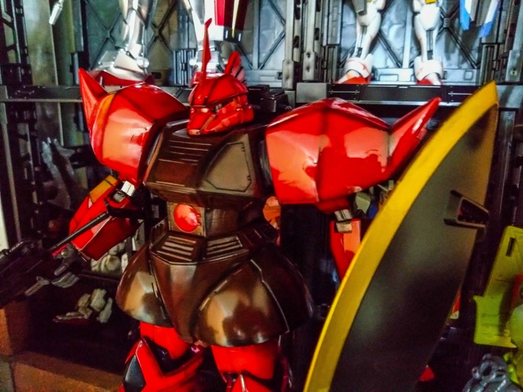 右肩にダレが出たりしました。アクリジョンは希釈と配合が全てなきがします。塗料1 リターダ0.2 うすめ液0.8位で配合してますがアクリジョンは乾き早いのでネタの状態キープするのは難しいです。