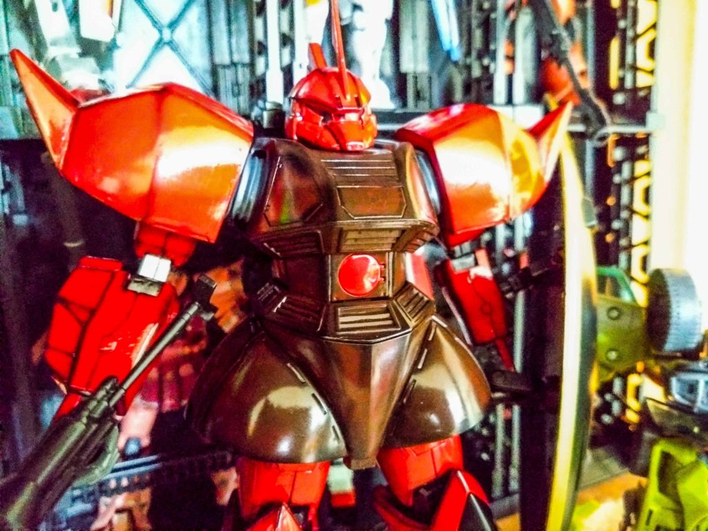 ボディーはつや消し黒か茶色か悩みましたがマルーンで塗装しパステル仕上げで良い感じになりました。アクリジョンでも発色良いです。