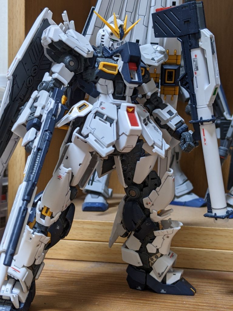 おまけのショットです。前に作ったνガンダムを、リメイクで、ハッチフルオープンにしようと（汗）最後まで見て下さり、ありがとうございます。