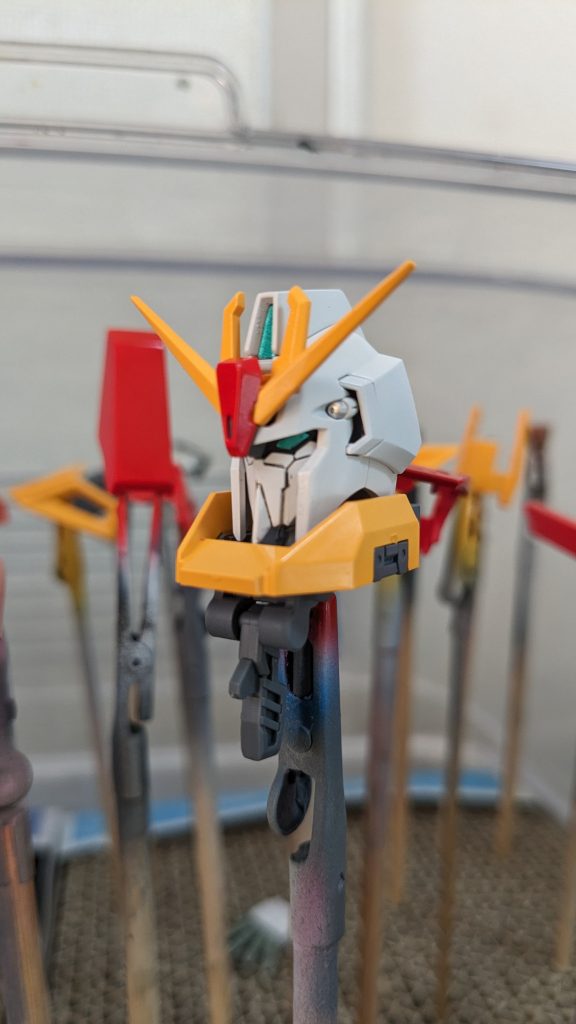 8月下旬に製作スタート。まずは頭から。