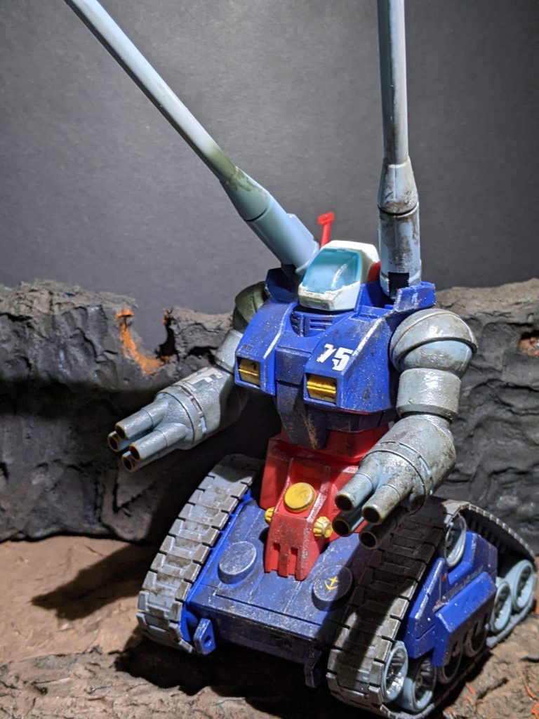 全体にツヤ消し、デカール、ウェザリングしたあとにピッチングして仕上げました。胸部の75はカスレにしてリアルにしてみました。