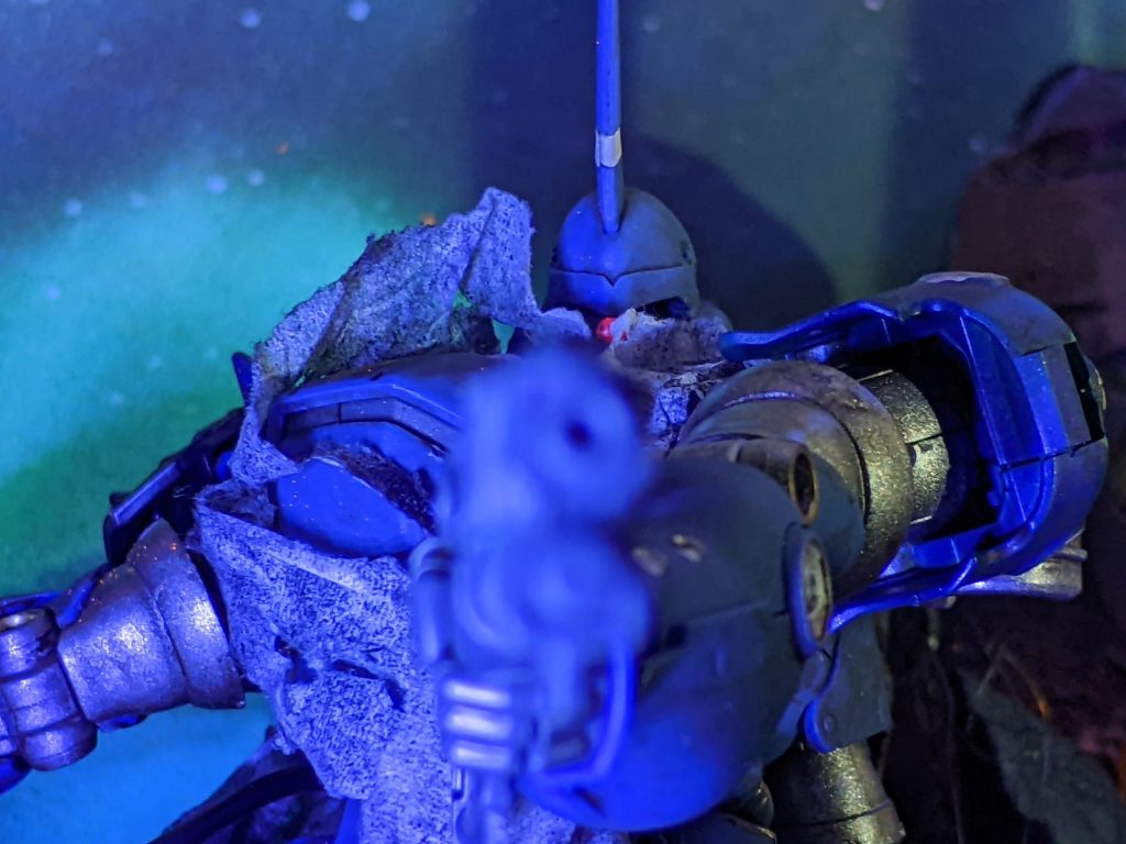 スカーレット隊に…敬礼…。