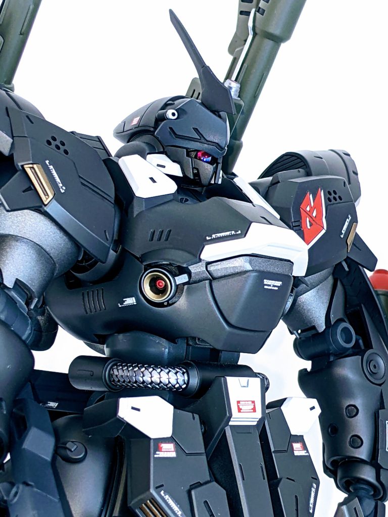 モノアイは付属のクリアパーツは使用せず、ハイキューパーツのVCドームピンクを使用しました。