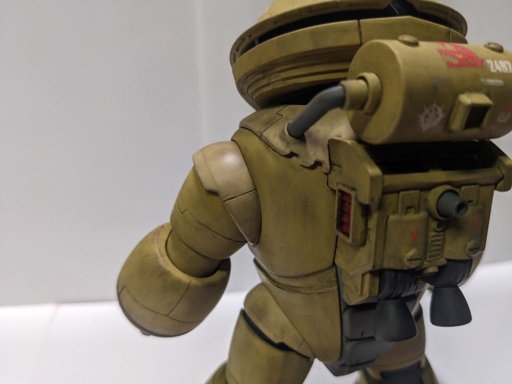 ランナーを動力パイプにしてボディ部分に穴を開けてMSGのパイプを組み込んでパテで一体化しました。