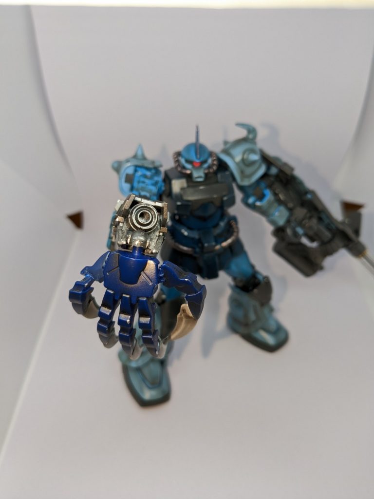 そしてこれが一番やりたかったことです。ヒートソードやワイヤーが使えなくなって戦闘力不足? とんでもない、この大口径ビームキャノンによる圧倒的火力をもって全てを灰燼に帰します。