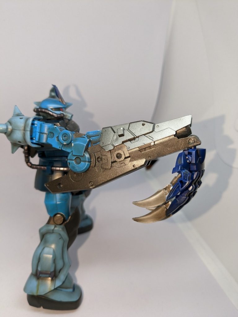 まさにアームキャノン。色からかロックマンじゃね、なんて突っ込みがきましたね。手の稼働のために砲口の位置を本来よりも上にずらしています。