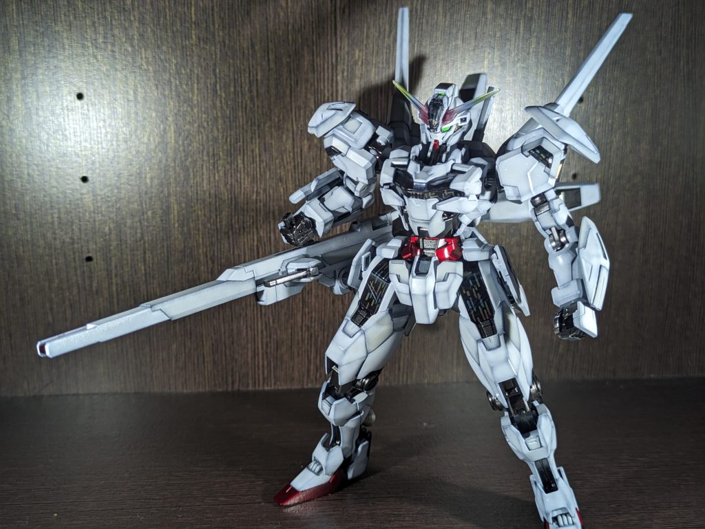 もともとエッジの立ったキットですが、ヤスリがけで更にエッジを強調フレームはスターブライトアイアンでギラギラにしてみました