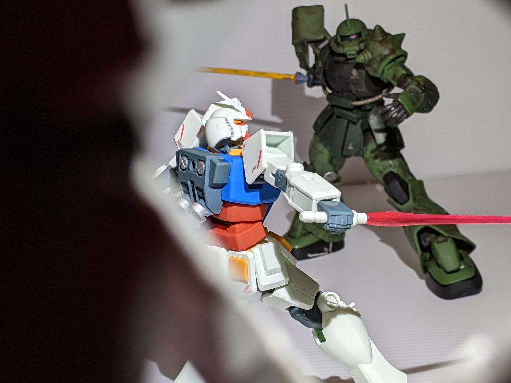 ???「見てられないんじゃないの?ガンダムちゃぁん」アムロ「あ……あれは!」