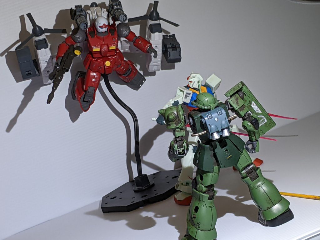 カイ「よぉーアムロ、調子どうだい？」スレッガー「周りの奴はやっといたぜ〜」アムロ[ﾃｨｷｰﾝ]「なんだろう……嫌な予感…。」