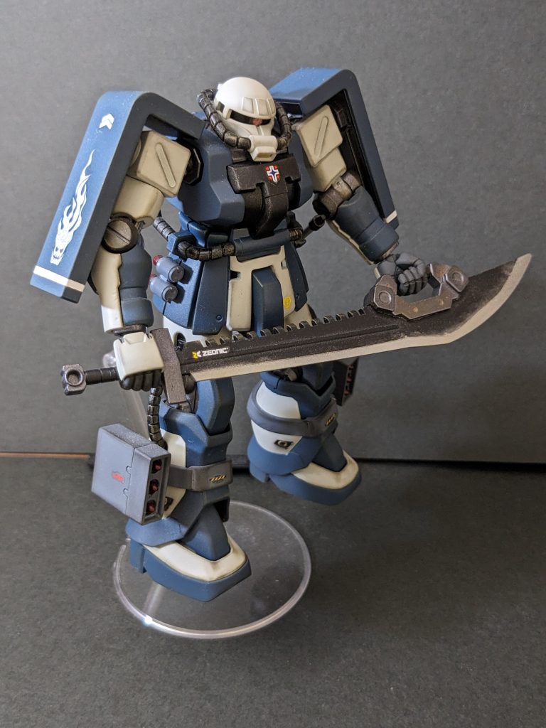 3号機。彼が大剣振り回せるのは小隊長とスナイパーに絶対の信頼を寄せているからとか…