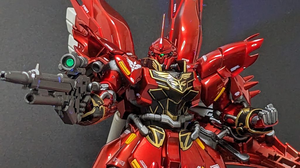 もちろんカメラアイもUVライトで光ります！