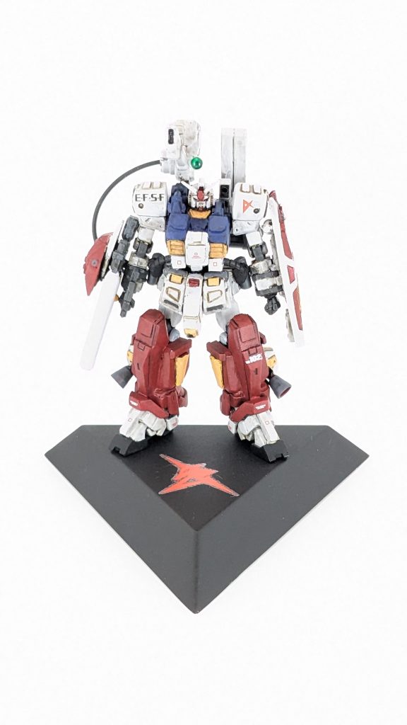 ~アナハイム・エレクトロニクス 社長室~社長「手筈通りアムロ・レイにνガンダムを受領しなかったようだな。ごくろう。」オクトバー「はっ!仰せのままに…」社長「うむ…。あのガンダムは危険すぎる。サイコフレームとアムロ・レイを引き合わせてはならん。」パーフェクトガンダムを無事?受領したアムロ。はたして彼はこの機体で第二次ネオジオン戦争を勝ち残ることができるのか…。