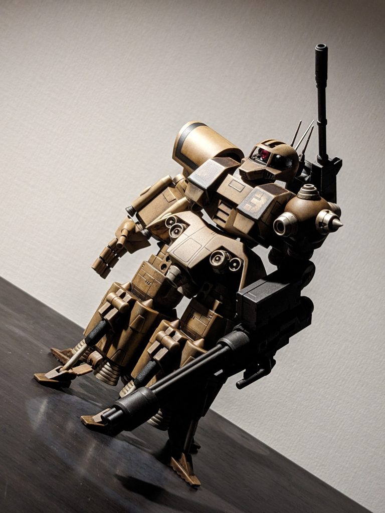 苦労した左腕のガトリングガンがハッキリ見えない写真ばかりだな〜(笑)