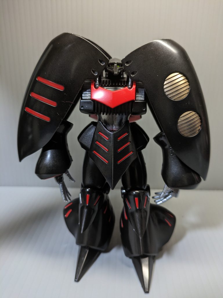 ボディがセミグロスブラックで他がメタルブラックです。