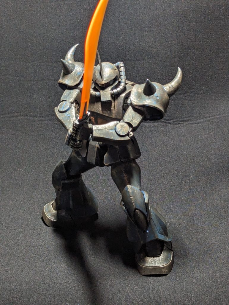 ヒートサーベル両手持ちです。