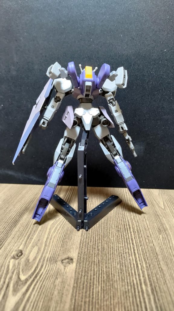 フライトユニットを取り付けられるようにした状態での仮組基本はガンヴォルヴァとフライトユニットのパーツとプラ板のみで作りました。