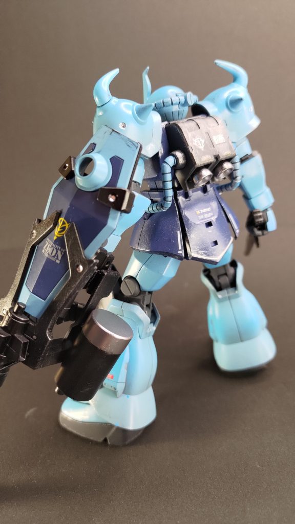 背面 脚部(下部)の合わせ目消し頑張りました