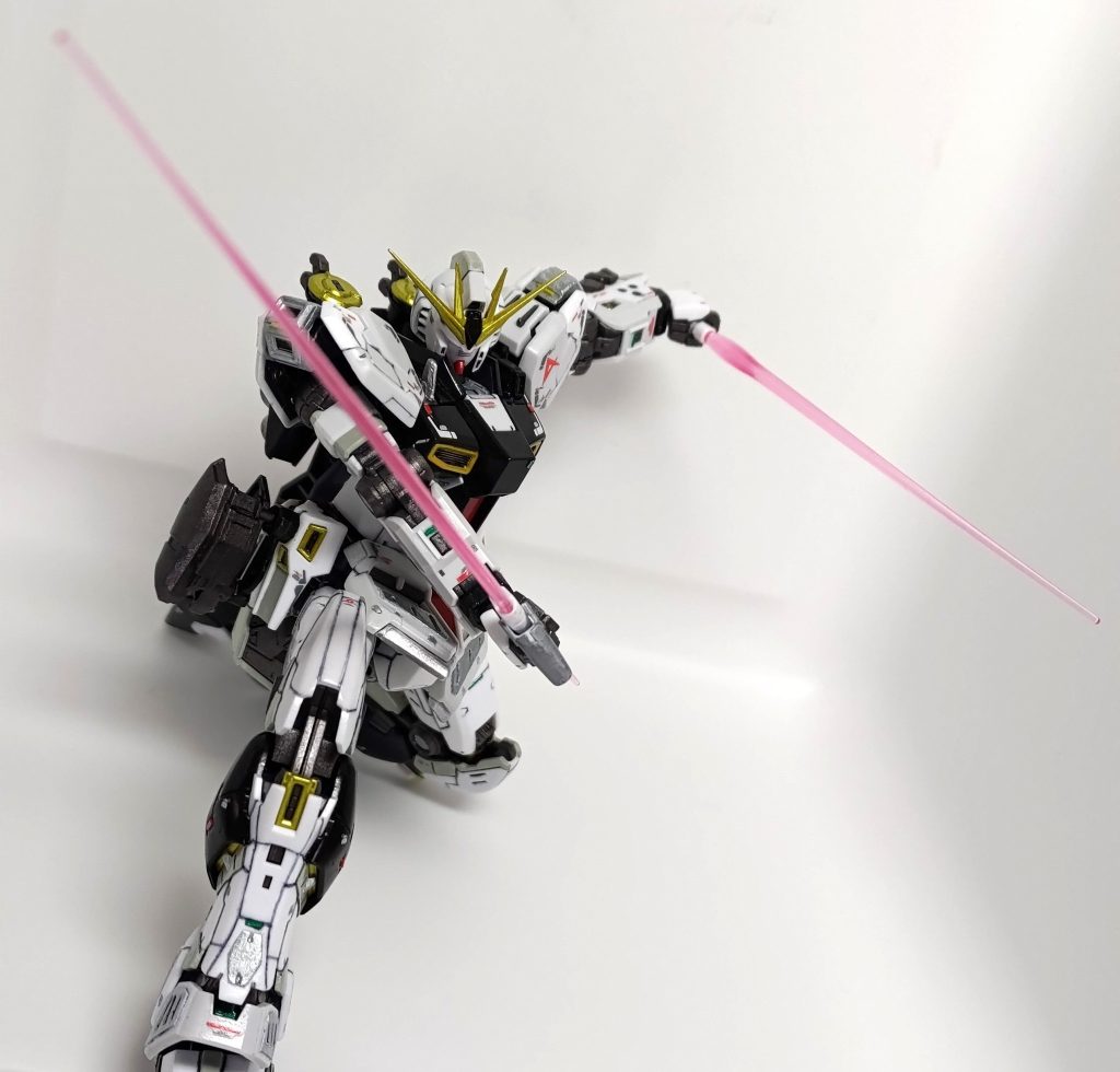 斬！　これで抽選に当たった11月発送のFFサザビーを迎え撃つ準備は整った・・・はず！以下、製作工程としてストーリーに乗せた写真の抜粋です。