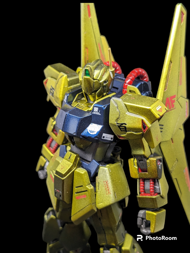 メインカラーはシルバーサフの上にクリアイエロー、フレーム部分はメカサフヘヴィ+スターブライトアイアン、ボディ等の青黒い部分はプリズムブルーブラックのリベンジです。今回はちゃんと青くなってよかったー✨