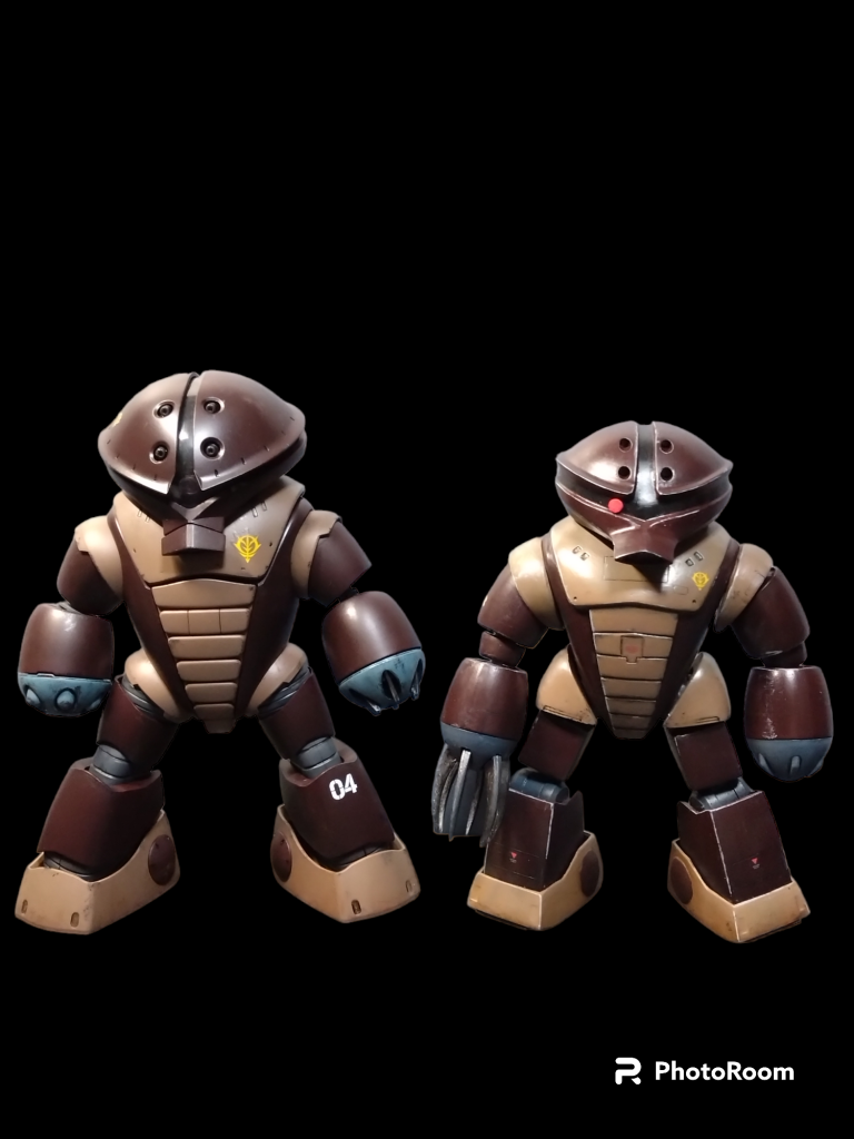 HGと比べてみました。頭の可動考えてる時にそちらばかり気にしていたので取り付け位置が少し上になってしまいました。😅