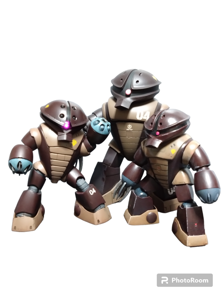 過去作品の旧キット1/100とHGと一緒に。