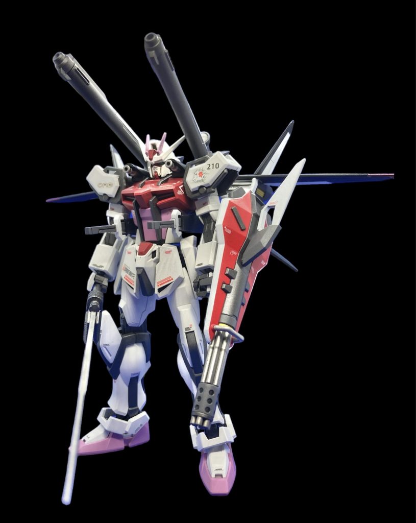 本体の白は赤を少し混ぜてます。ストライカーパックや本体のフレームはグレーだと締まらない感じがしたので好みで濃い色にしてます。