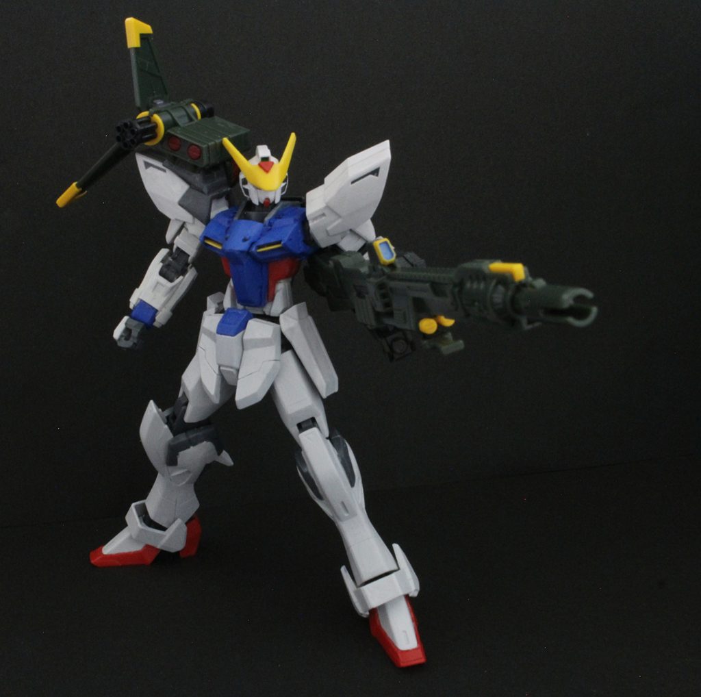 専用のジョイントを接続すれば、肩部に装備されるコンボウェポンポッド等も装備可能になる