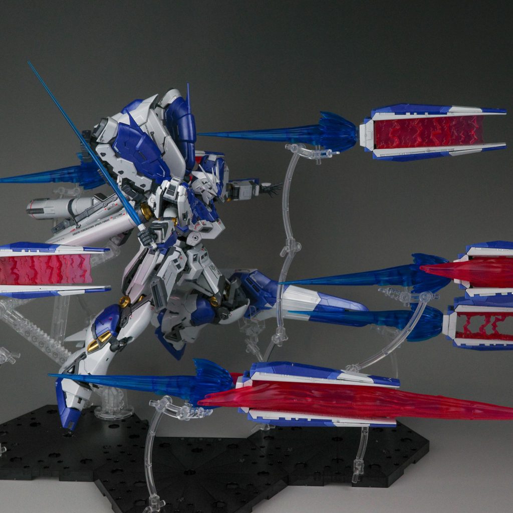 RG Hi-νガンダム チタニウムフィニッシュ+フィン・ファンネルエフェクト–3枚目/制作者：M.マウス Ver.Le