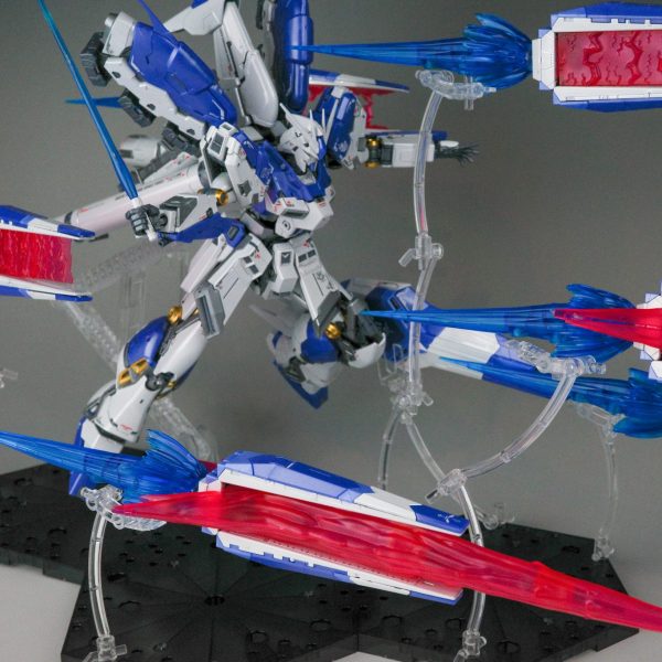 RG Hi-νガンダム チタニウムフィニッシュ+フィン・ファンネルエフェクト