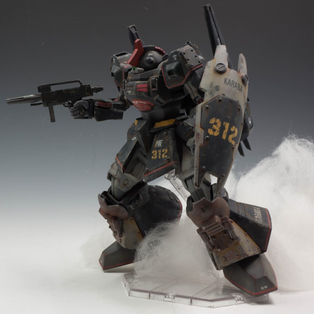 ビームピストルのスネイルマガジンは、ディジェの予備マガジンとなったため、ビームライフル自体を、ネモやジム2と同じ、ボウワ社製のBR-S-85-C2を変更している。パイロットも、使い慣れたビームライフルなので、結果的に良かったらしい。